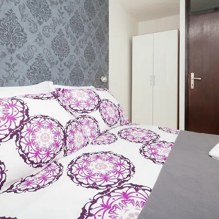 Ester Apartment